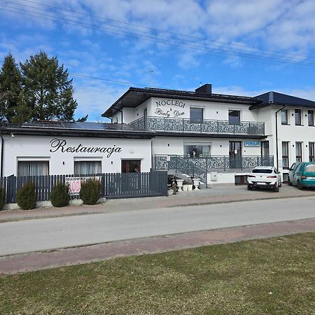 Bialy Dom Sulejów Exterior foto